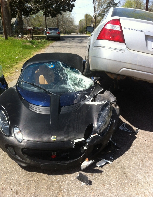 2005-lotus-elise-crashed-wreck-old-lady (1).jpg