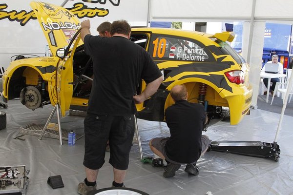 Proton R3 Rally SanRemo - Service2.jpg