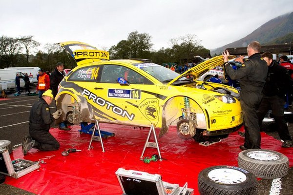 Proton R3 -Rally of Scotland_SERVICE_2.jpg