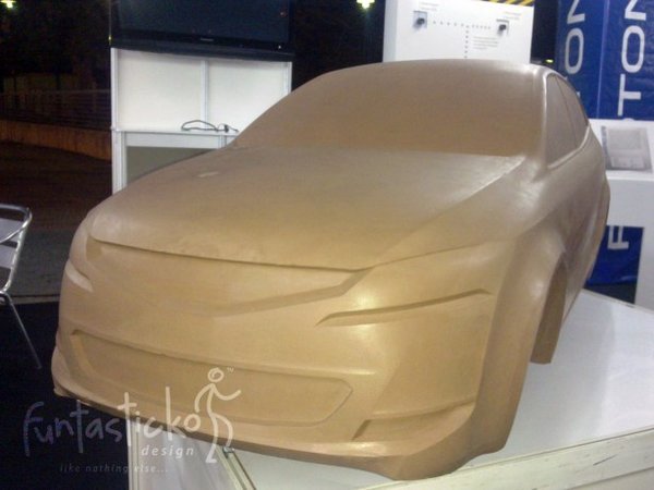 clay-model-persona-r-front1.jpg