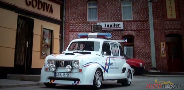 renault-4l-de-dany-boon-et-benoit-poelvoorde-film-rien-a-declarer-l-6991.jpg