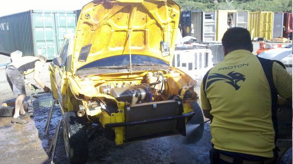 Proton R3 Team 2011-New Caledonia-car wash5.jpg