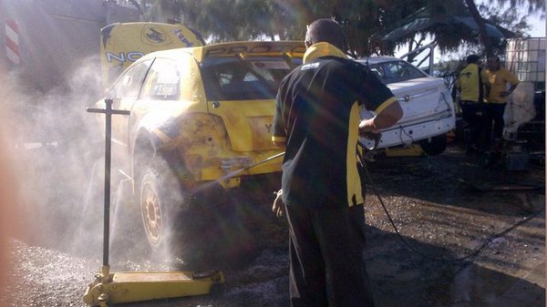 Proton R3 Team 2011-New Caledonia-car wash2.jpg