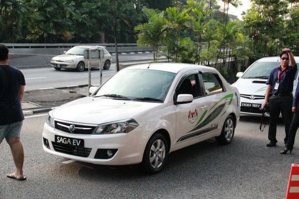 Proton Saga EV fl.jpg