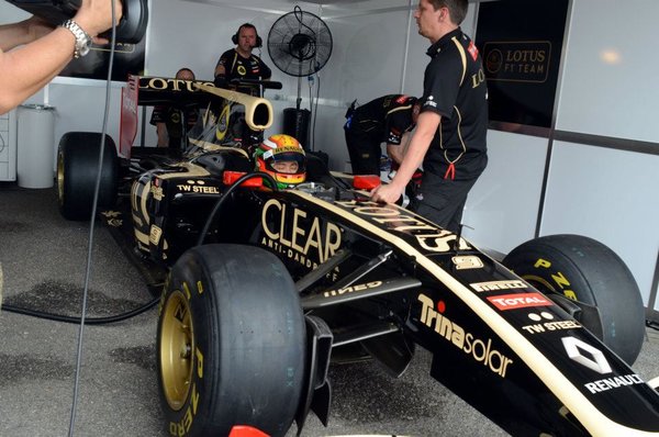 Proton Power of1 Lotus F1.jpg