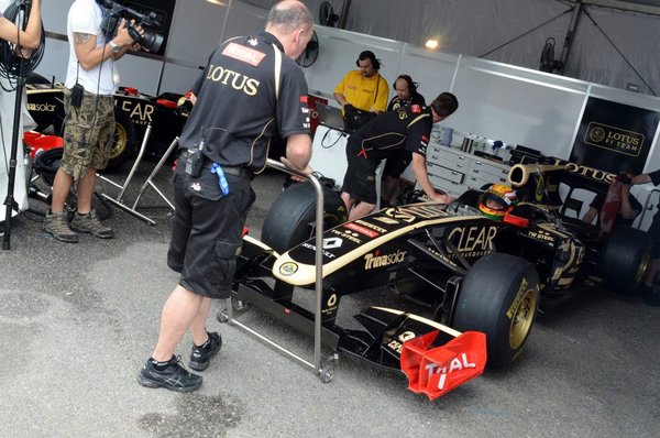 Proton Power of1 Lotus F1-2.jpg