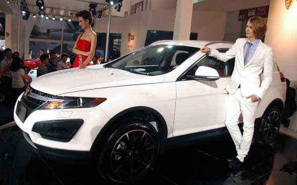 Youngman Lotus at Beijing Motorshow_1.jpg