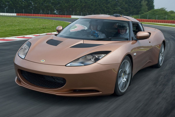 EVORA 414E.jpg