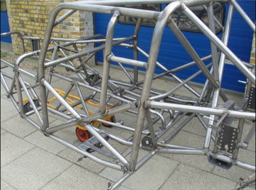Bo Ibsen's Foff Caterham Seven chassis integrated roll cage.jpg
