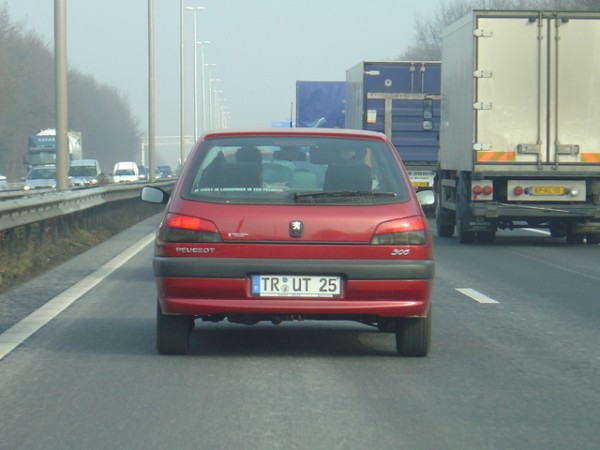 nummerplaat met vrouwelijk tintje...