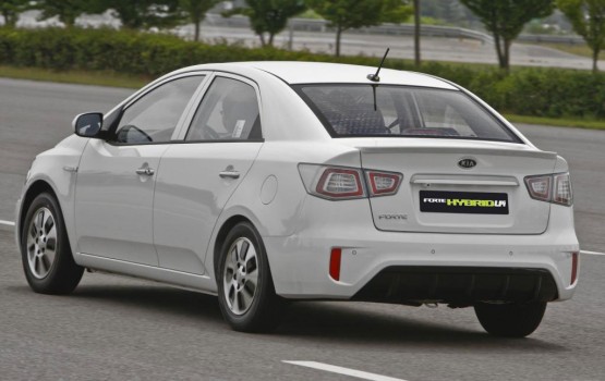 2009_kia_forte_lpi_hybrid_02.jpg